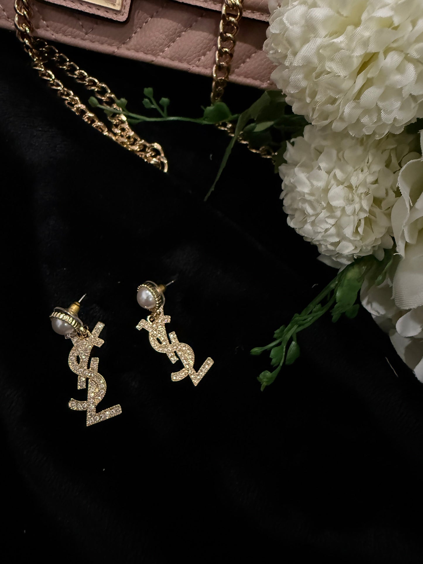 Earring luxurious gold plated with pearl