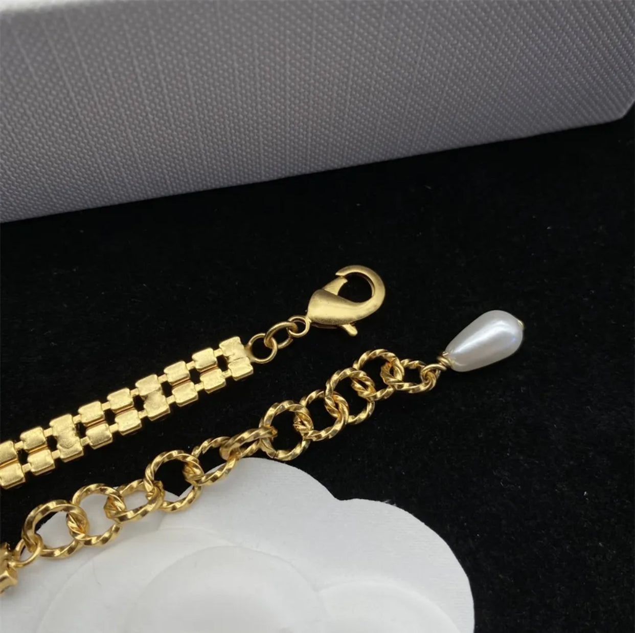 Collana di moda con lettera DG di marca