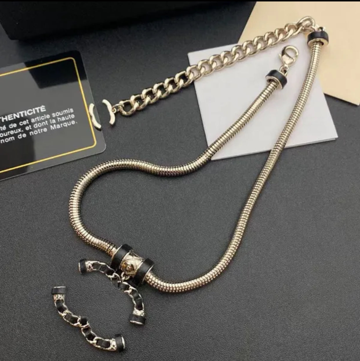 Modedesigner halsband hänge