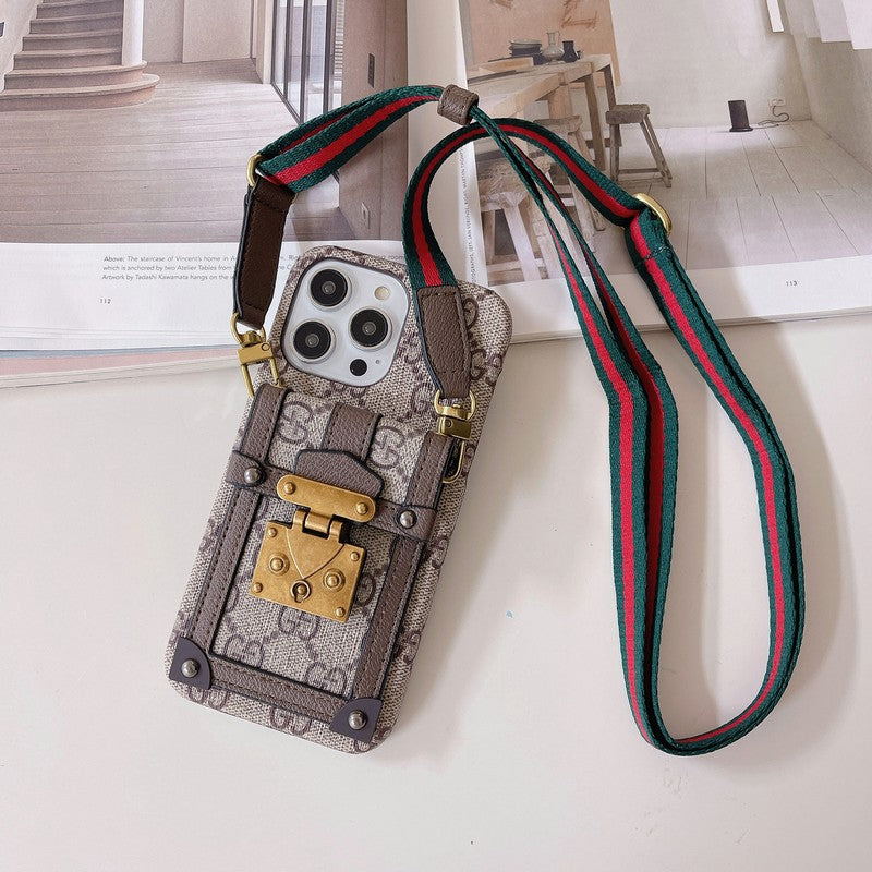 جراب iPhone بسلسلة حامل بطاقات Lou GG