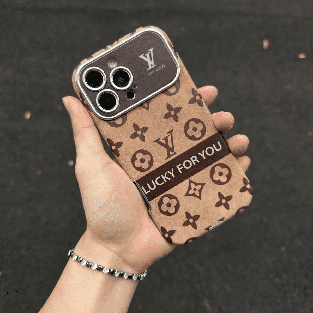 Лу Браун & Черный кожаный чехол для iPhone