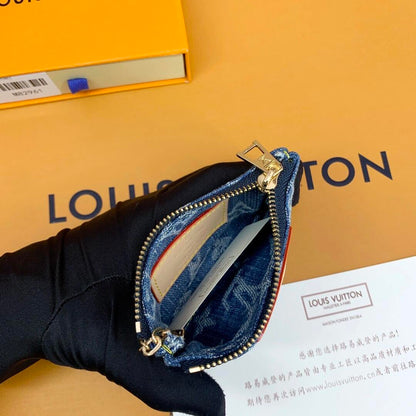 ラグジュアリーなモノグラムコインポーチ – スタイリッシュ & コンパクトなキーチェーンウォレット