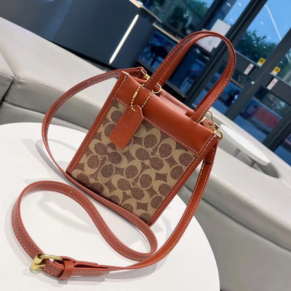 エレガントなレザーハンドバッグ：軽い贅沢のタッチ