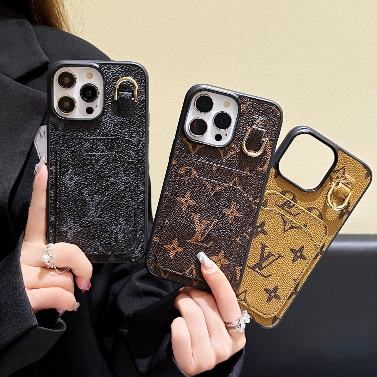 Custodia per iPhone in pelle con portacarte Lou