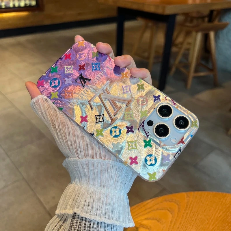 Iridescent Dreams – Holografikus LV-ihlette iPhone-tok
