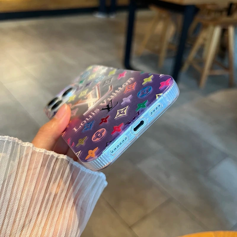 Iridescent Dreams – Holografikus LV-ihlette iPhone-tok