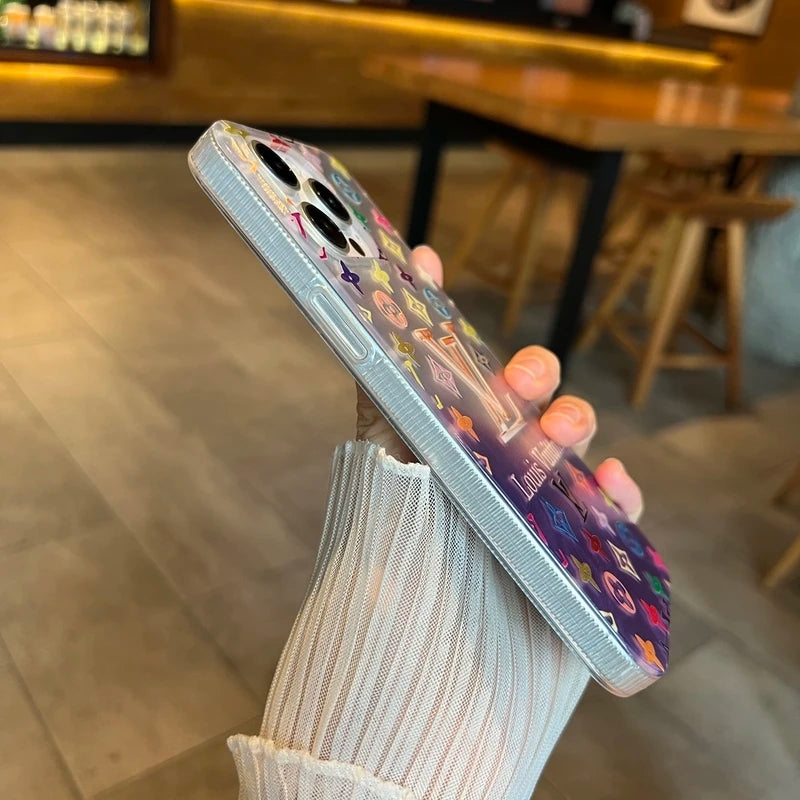 Iridescent Dreams – Holografikus LV-ihlette iPhone-tok