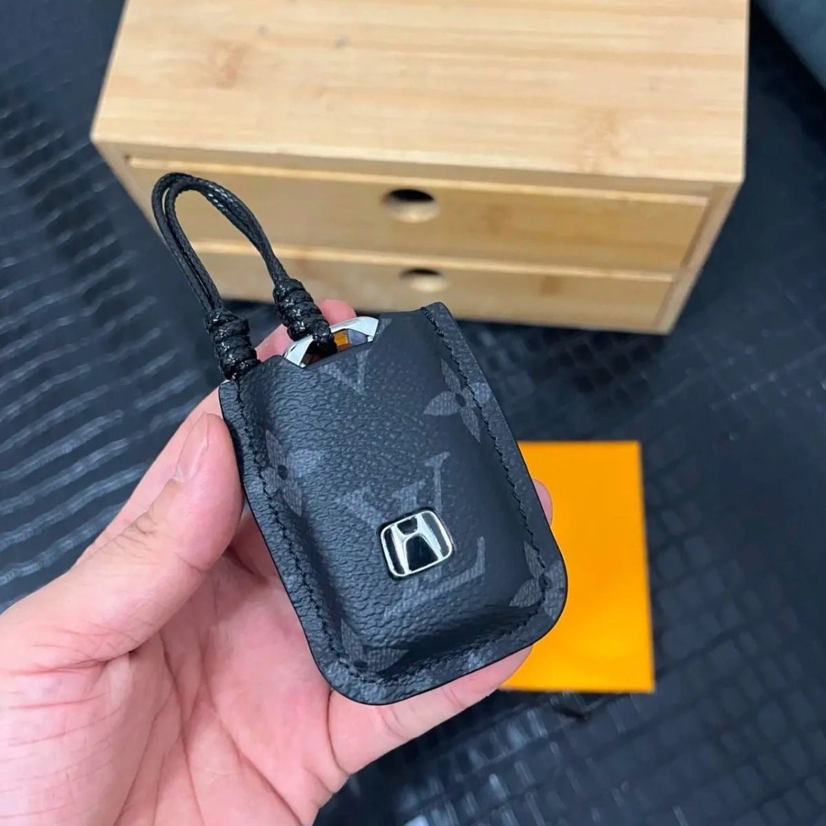 Luksusowa skórzana obudowa inteligentnego kluczyka – zaprojektowana do Audi, BMW, Benz & VW 🚗✨