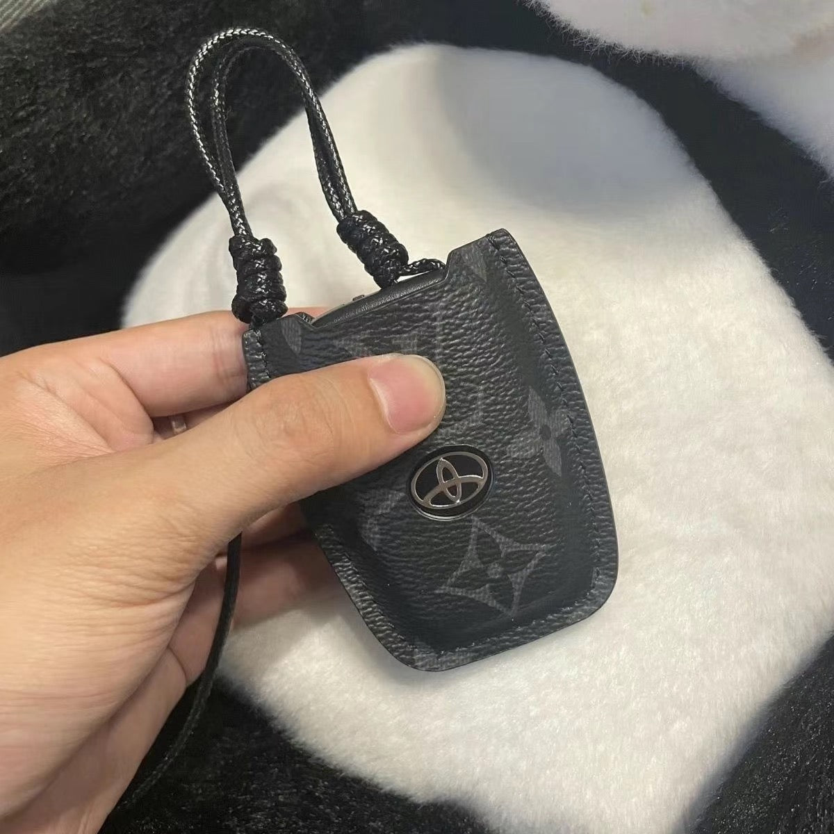 Luksusowa skórzana obudowa inteligentnego kluczyka – zaprojektowana do Audi, BMW, Benz & VW 🚗✨