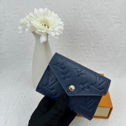 L-Luxurious divatos pénztárca – kifinomult és funkcionális