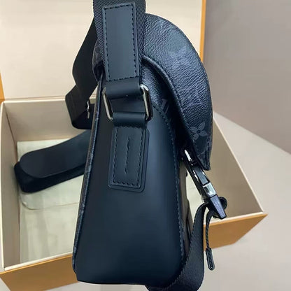 Fashionable and Trendy Luxury Messenger Bag