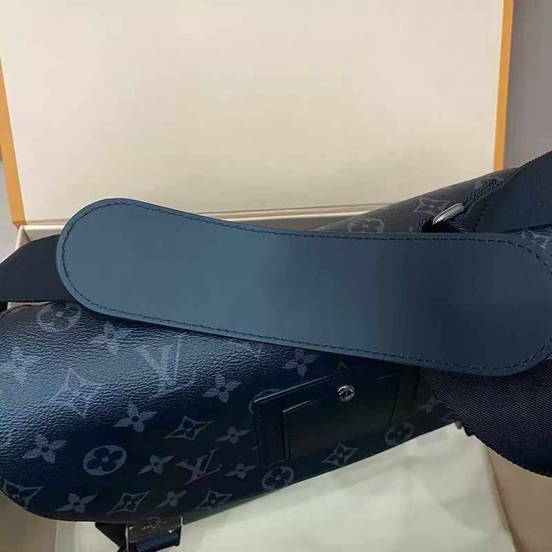 Fashionable and Trendy LV Messenger Bag