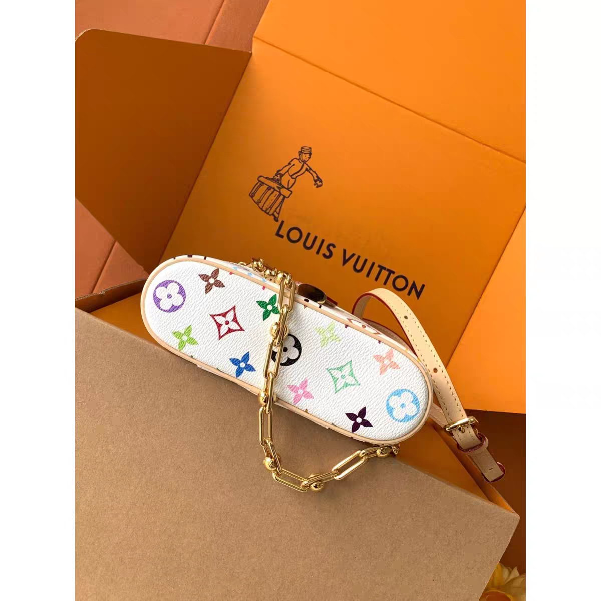 Vintage-Inspired Box -käsilaukku – Elegant Monogram Tote Box