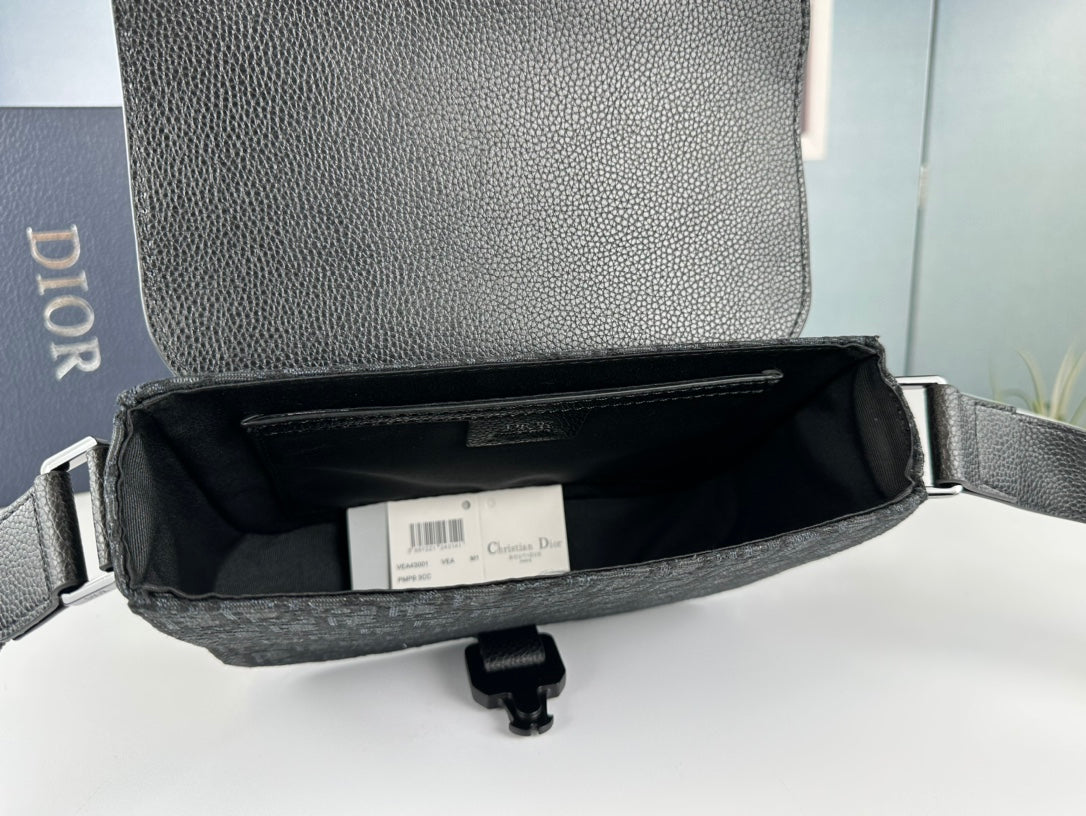 Klasszikus steppelt láncos válltáska