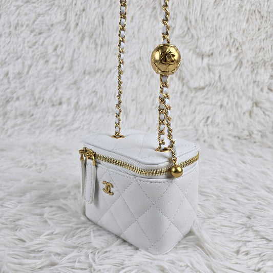 White Quilted Leather Mini Vanity Bag with Gold Chain – Elegant Designer Crossbody