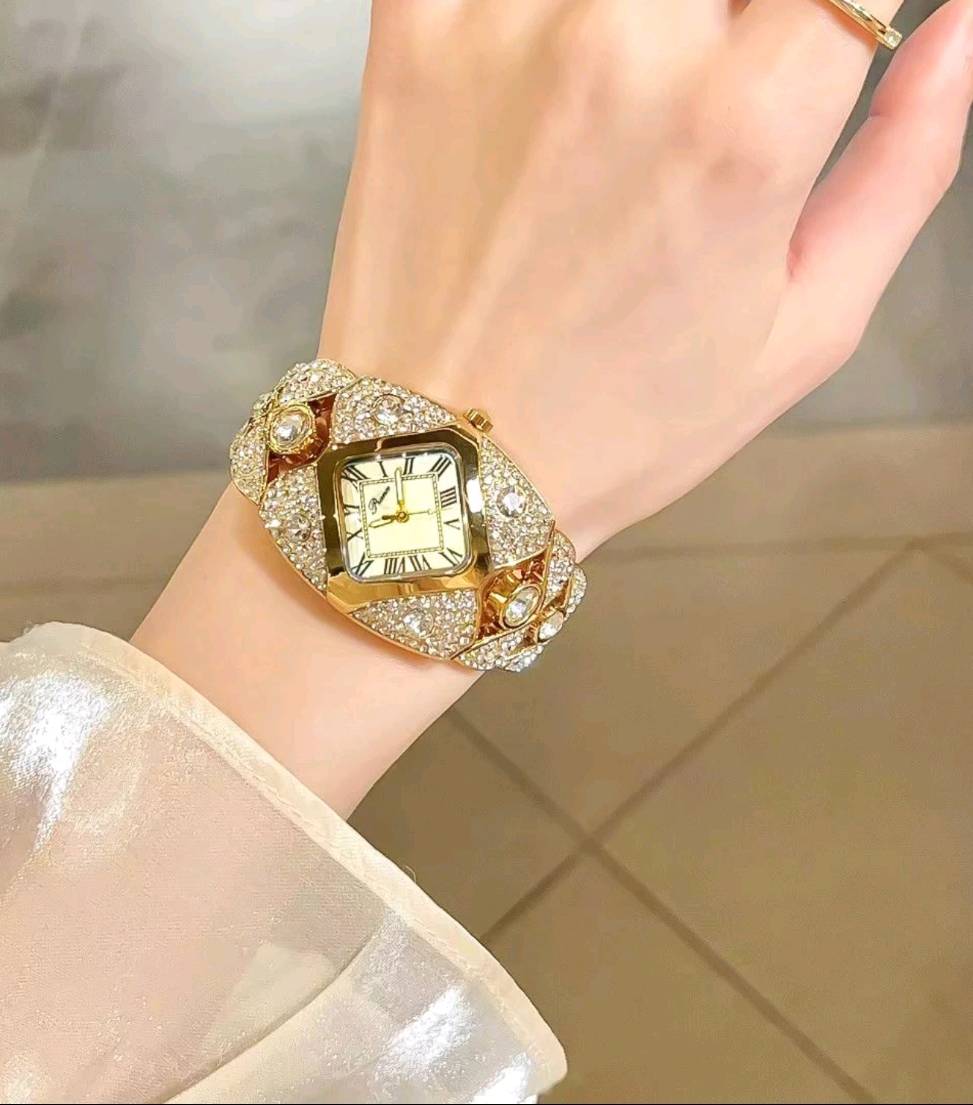 ✨Luxury Palace Style Quartz Watch