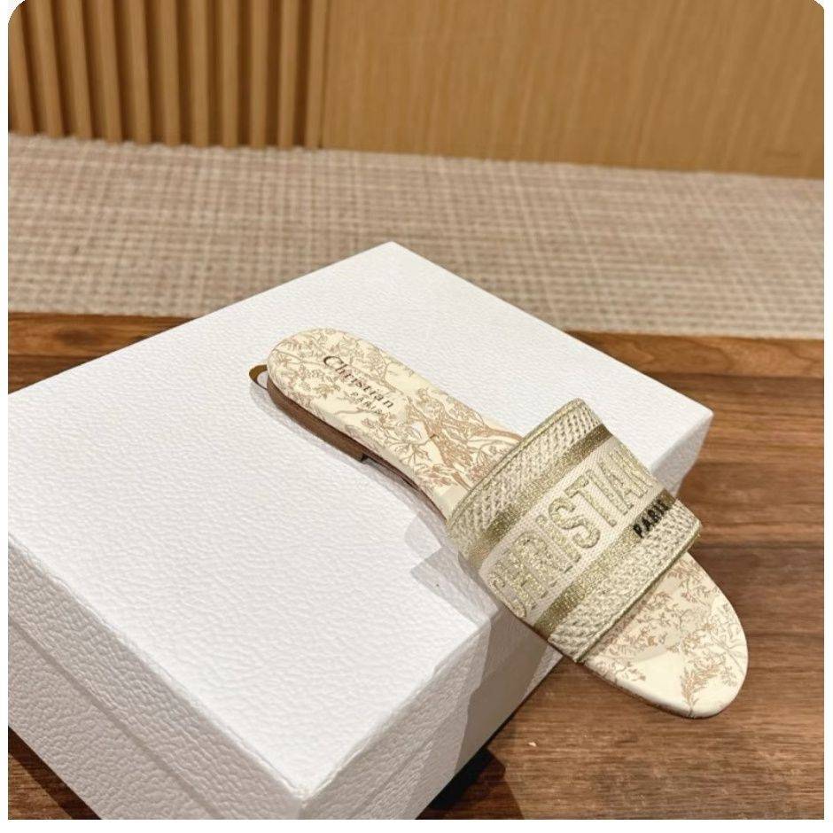 Light Luxury Embroidered Letter One-Strap Slide Slippers