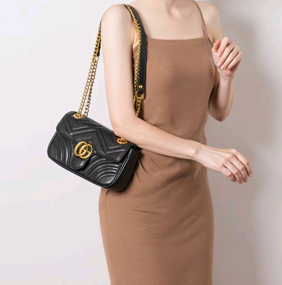 Luxury V-Shaped Chevron Quilted Leather Chain Crossbody Bag for Women