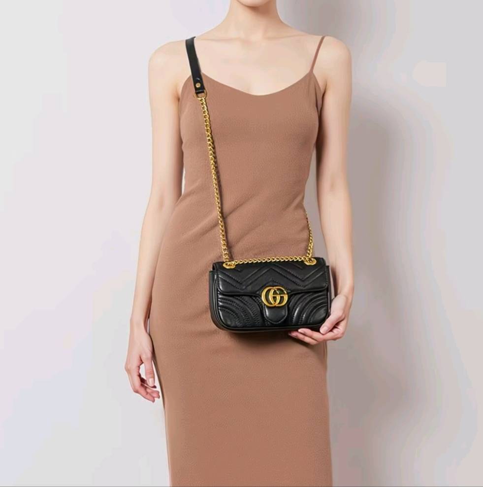Luxury V-Shaped Chevron Quilted Leather Chain Crossbody Bag for Women
