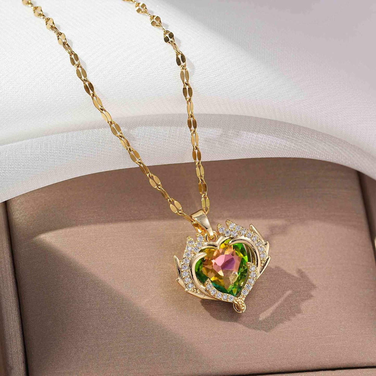 Colier cu pandantiv cu inimă roșie de lux francez – Glamour delicat cu accesorii cu strasuri complete