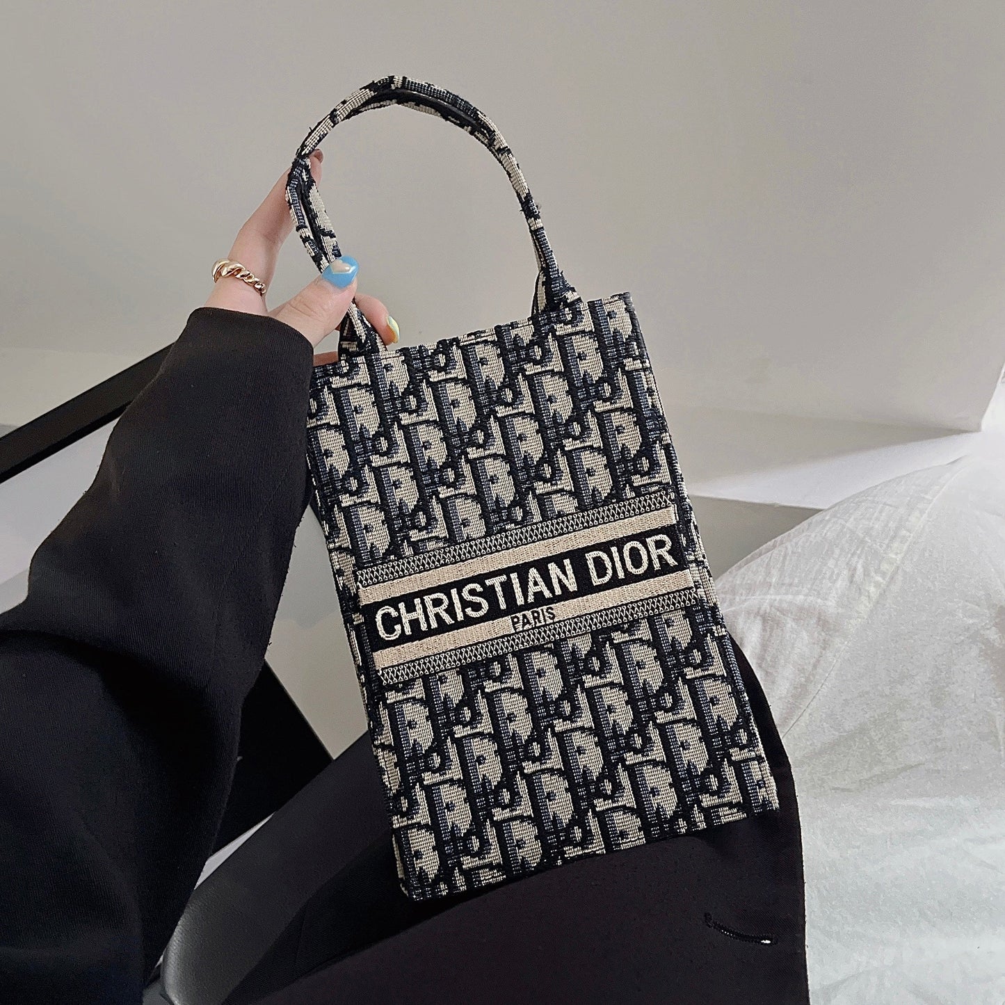 Bolso tote clásico con correa cruzada