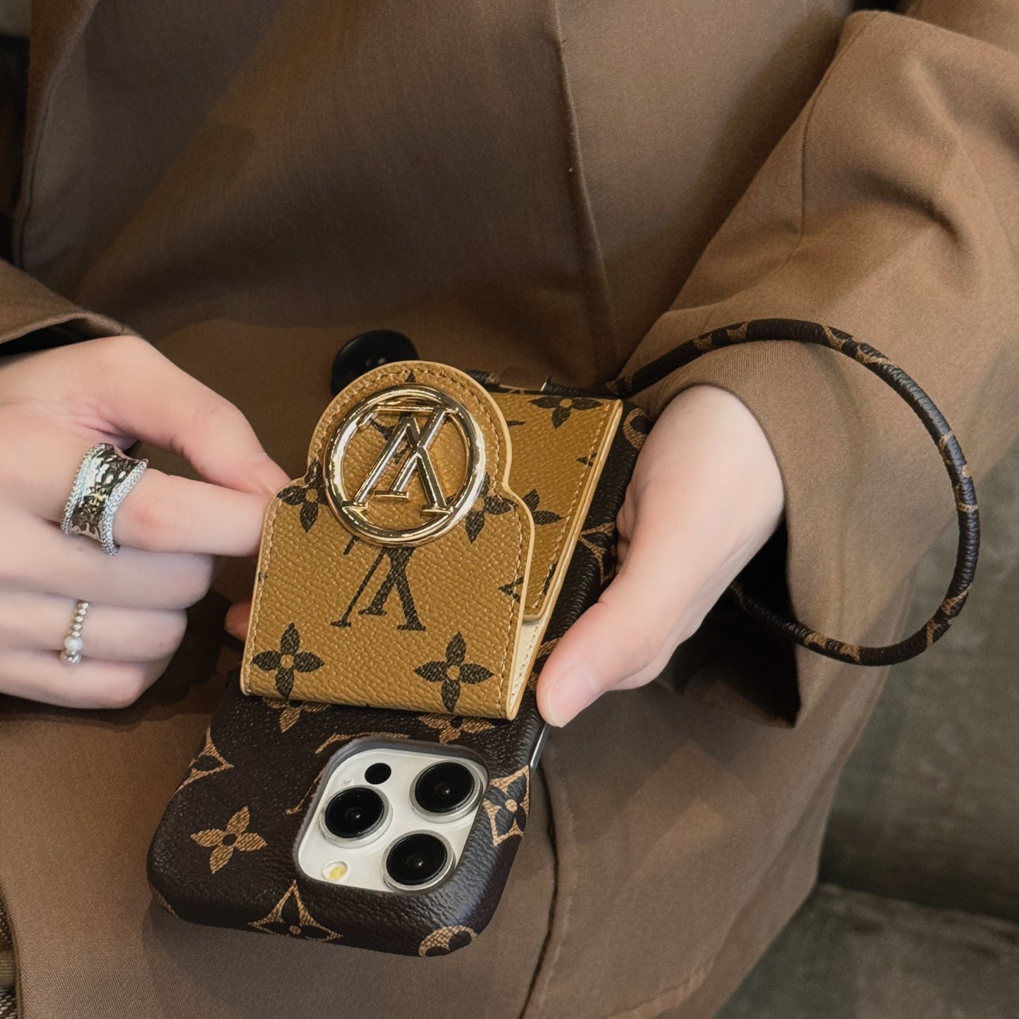 Lou Card Holder Chain iPhone -fodral