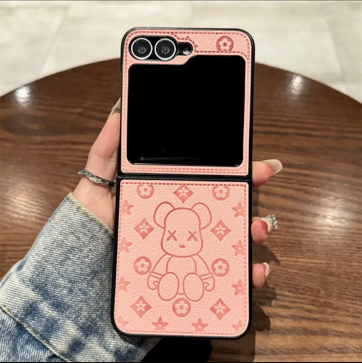 "Samsung Z Flip sorozatú bőr összecsukható zuhanásgátló mobiltelefon tok, ujjgyűrűs csat kialakítással"