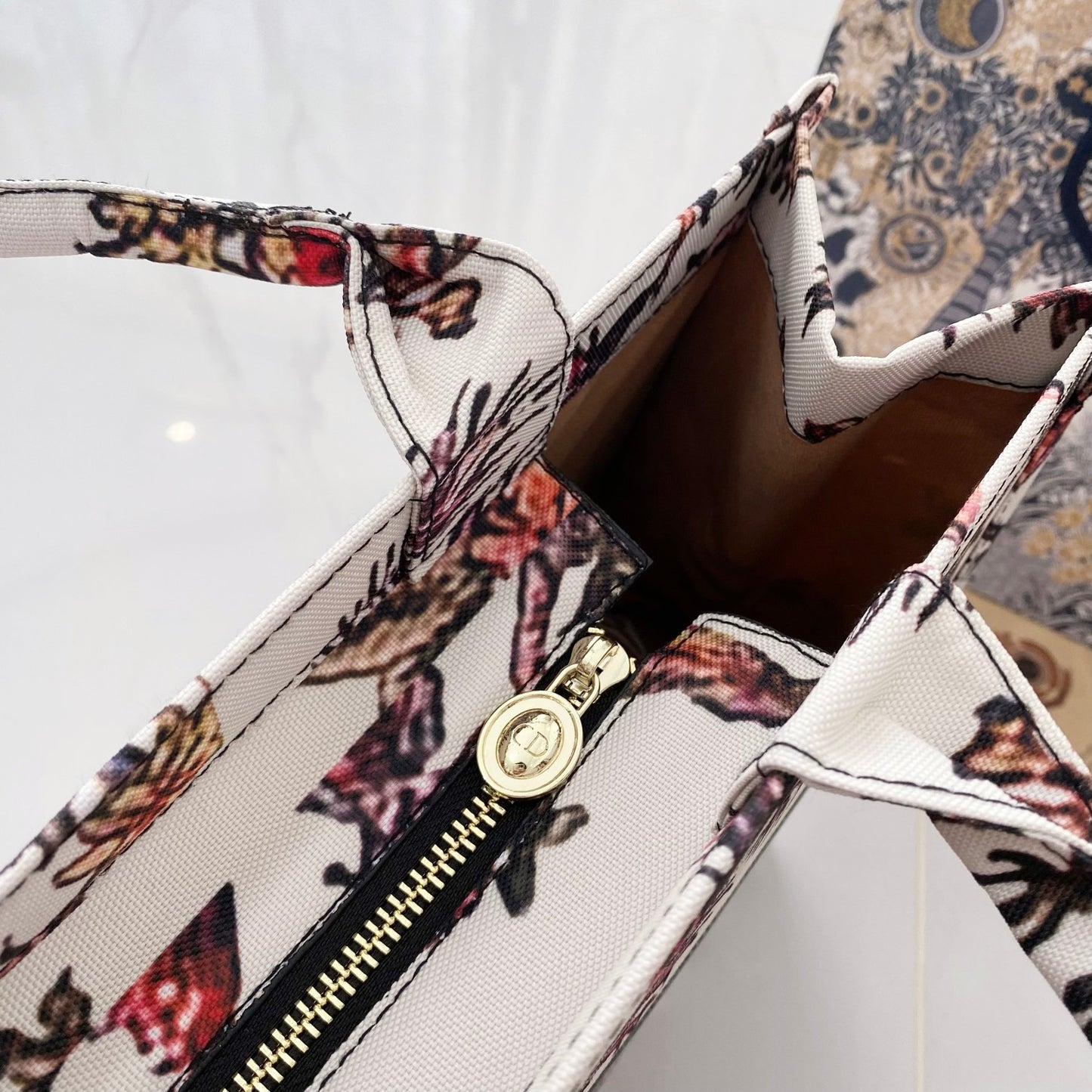 Sikkes & Finomított: Könnyű, luxus bőr kézitáska