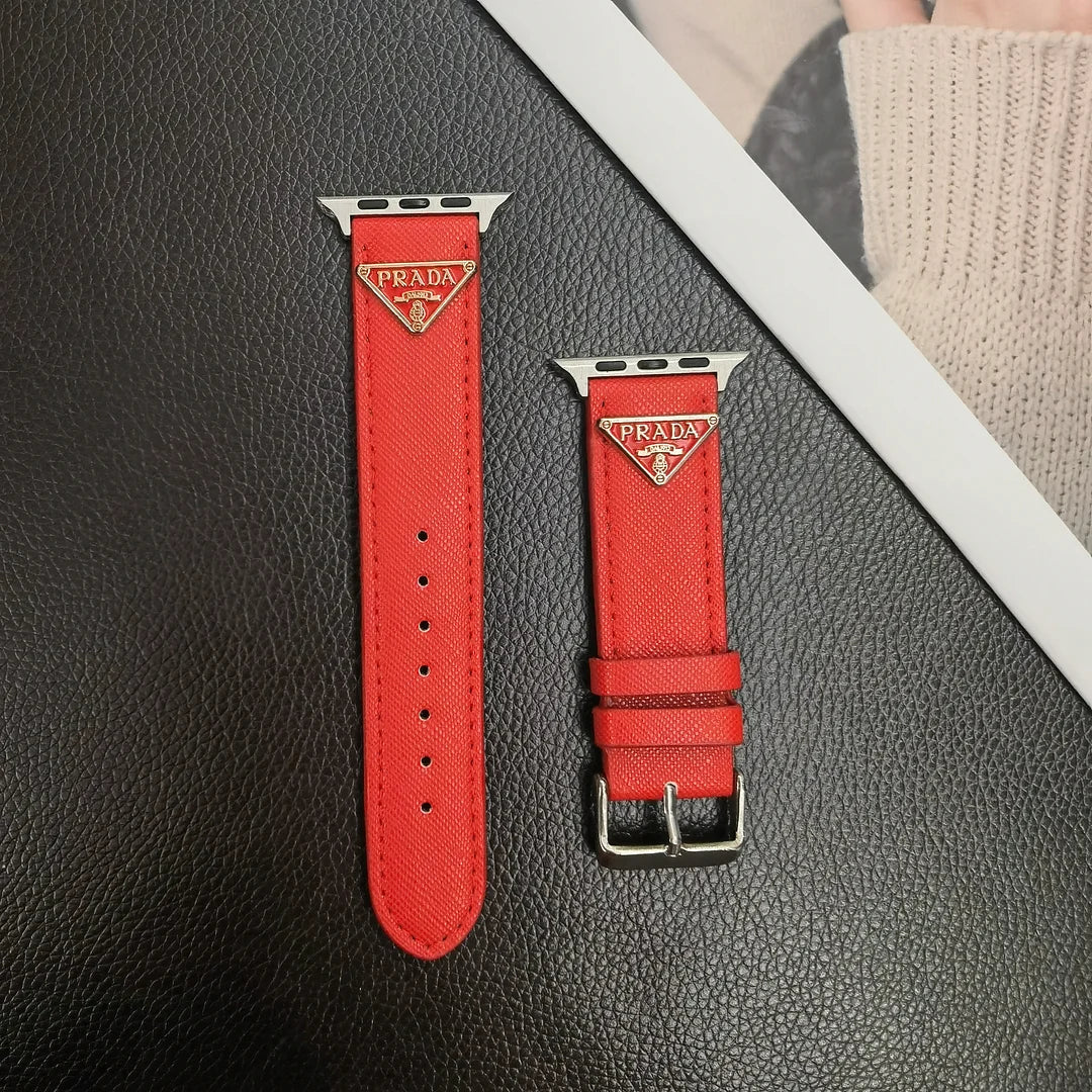 Cinturino per Apple Watch in pelle con etichetta monogramma doppio triangolo
