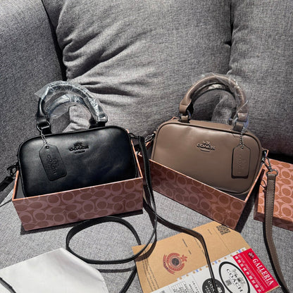 エレガントなレザーハンドバッグ：軽い贅沢のタッチ