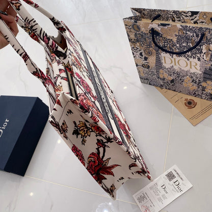 Sikkes & Finomított: Könnyű, luxus bőr kézitáska