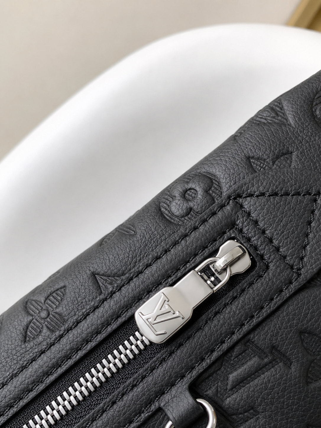 Minimalist Detachable Pouch Crossbody Chest Bag