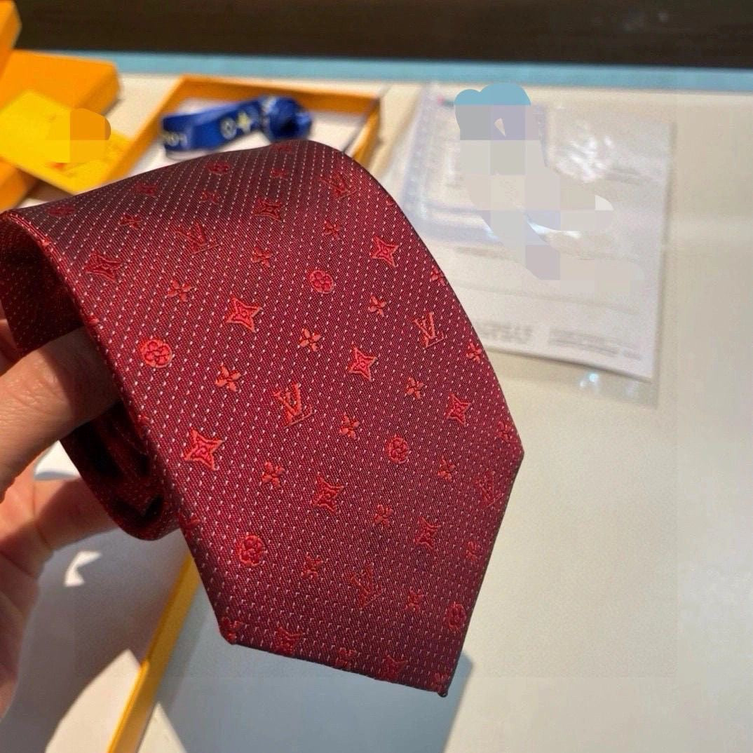Exquisitely patterned tie