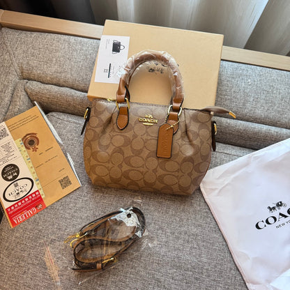 Создан до совершенства: кожаная ручная сумка с роскошным штрихом