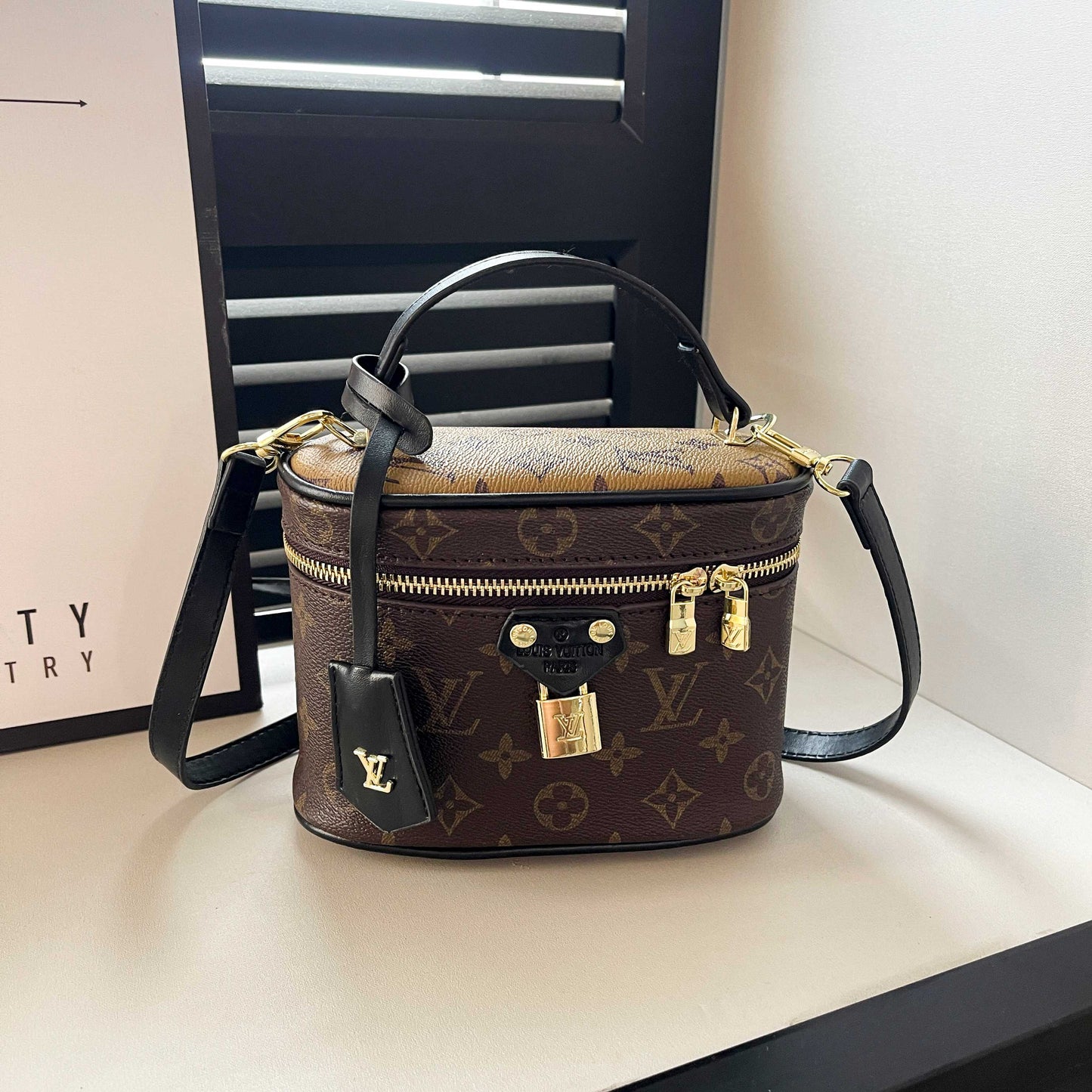 L--インスパイアされたカードホルダーウォレット：シック & 機能的！