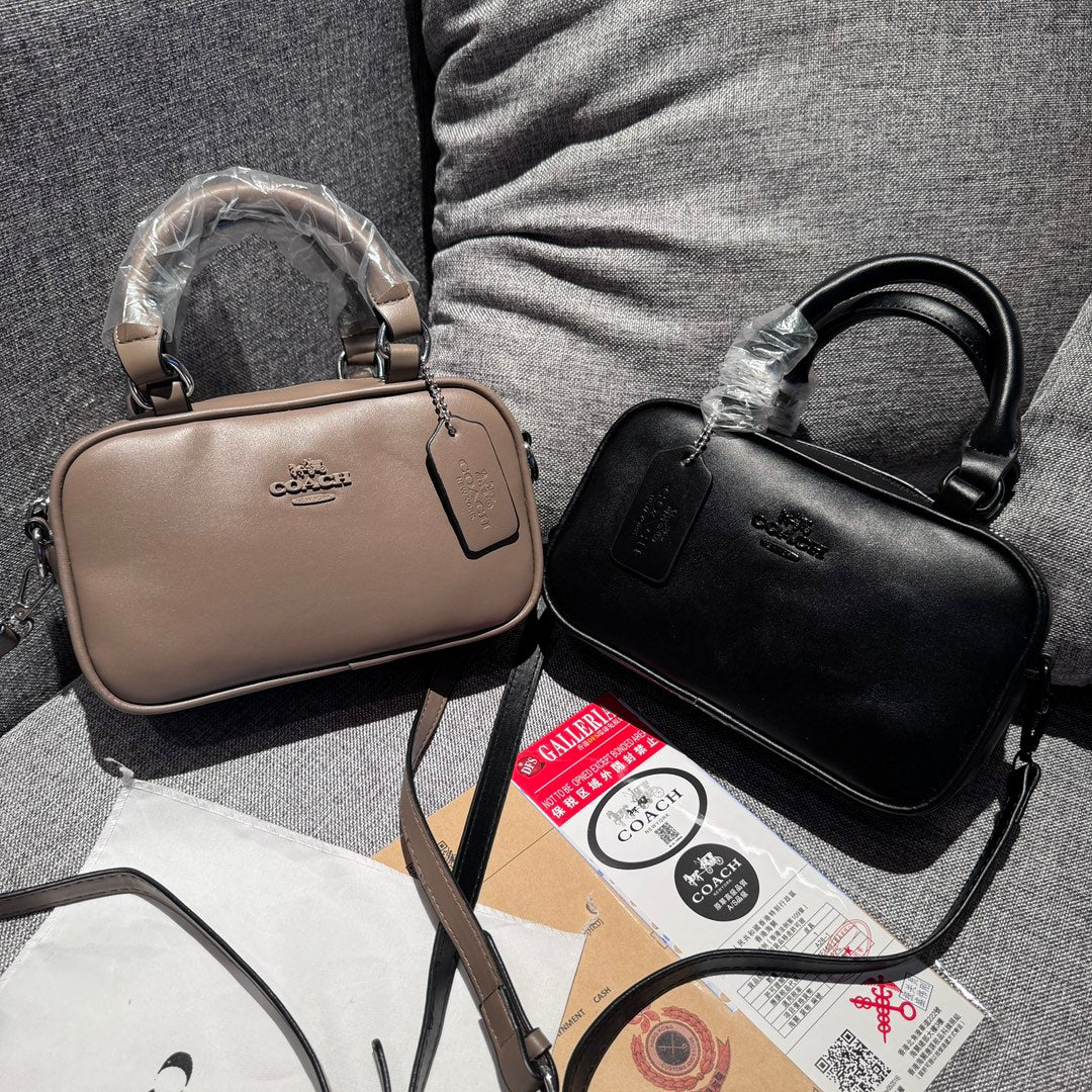 エレガントなレザーハンドバッグ：軽い贅沢のタッチ