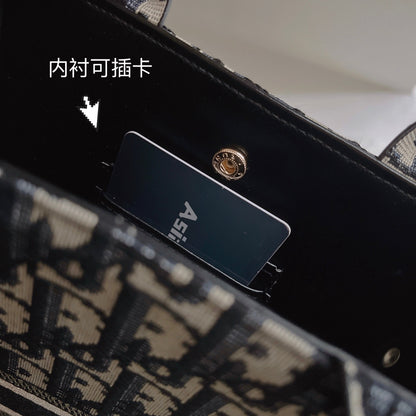 Geantă tote clasică cu curea încrucișată