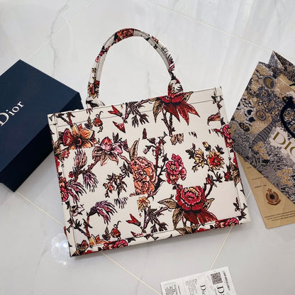 Sikkes & Finomított: Könnyű, luxus bőr kézitáska