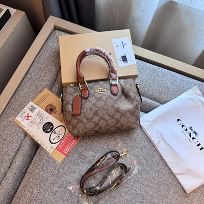 Создан до совершенства: кожаная ручная сумка с роскошным штрихом