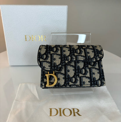 Classic Saddle Bloom Card Wallet