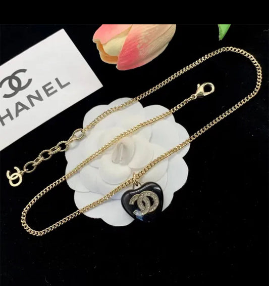 Collana con pendente Health di marca di lusso