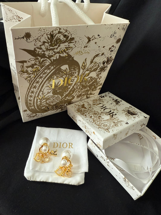 D!0r pearl earring  earrings