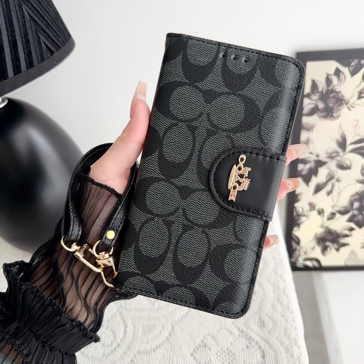 Тренер iPhone Case Flip Flip Case с держателем карты Black-PTK241622