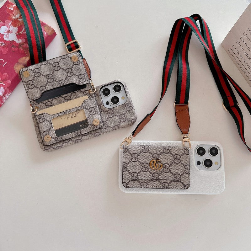 Klassische iPhone-Hülle mit GG-Kartentasche zum Umhängen