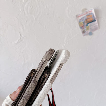 Klassische iPhone-Hülle mit GG-Kartentasche zum Umhängen