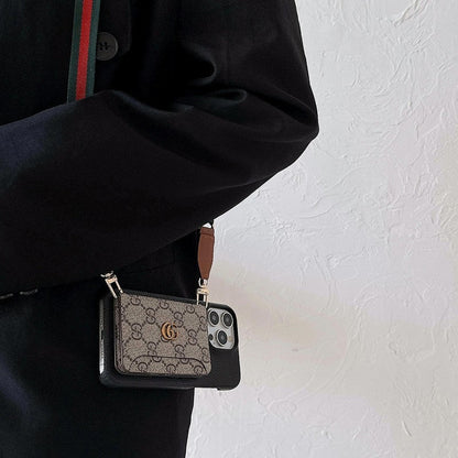 Klassische iPhone-Hülle mit GG-Kartentasche zum Umhängen