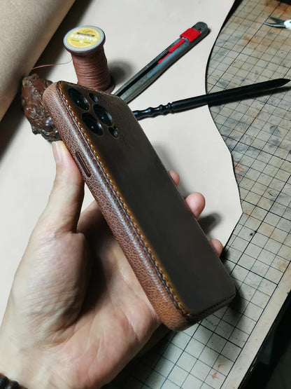 Kakavy Handcrafted Vegetable-Tanned Leather iPhone Case – Vintage Patina Edition