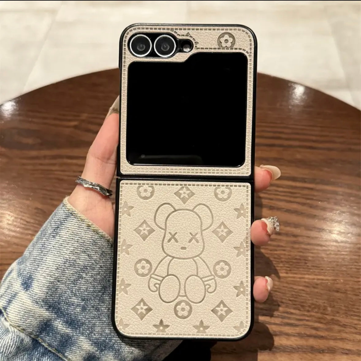 "Samsung Z Flip sorozatú bőr összecsukható zuhanásgátló mobiltelefon tok, ujjgyűrűs csat kialakítással"