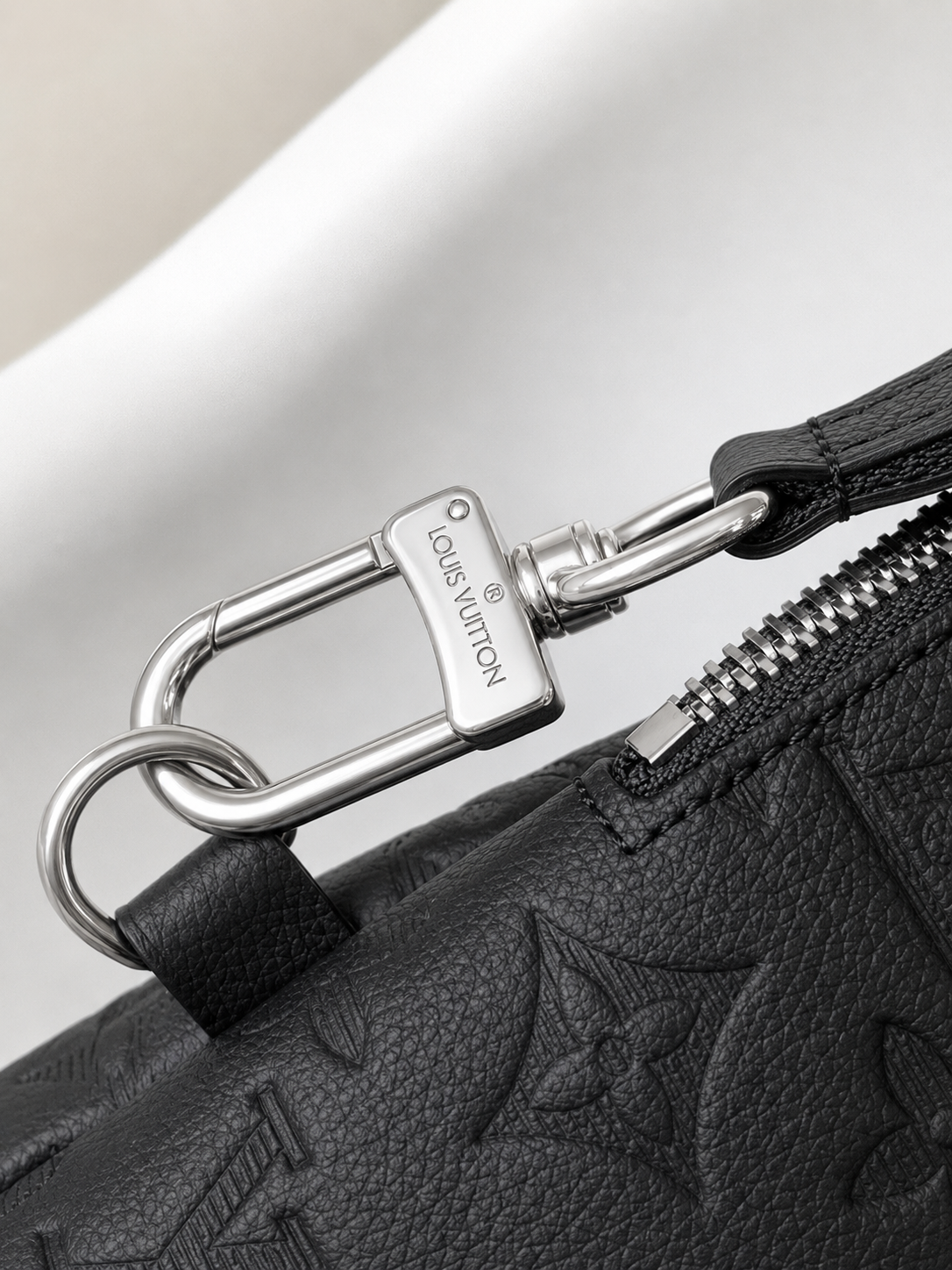 Minimalist Detachable Pouch Crossbody Chest Bag