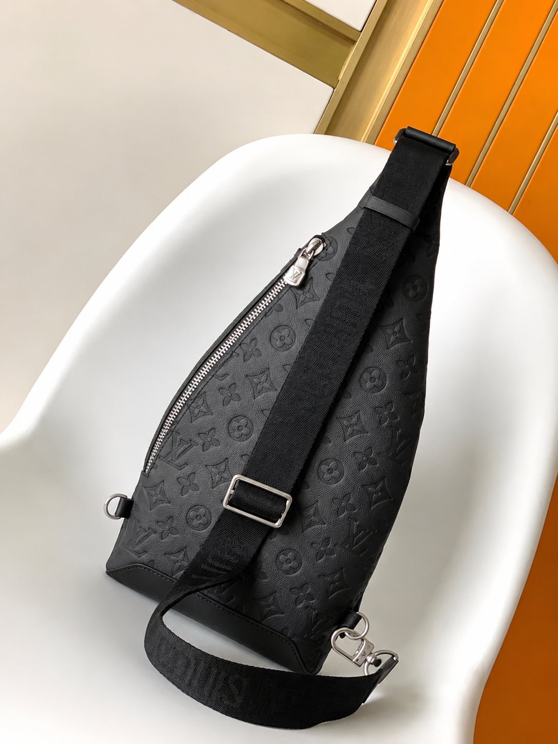 Minimalist Detachable Pouch Crossbody Chest Bag